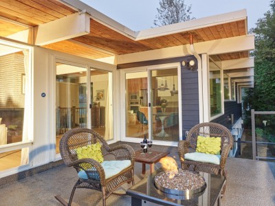 Woolcox Residence: Remaining deck after renovation