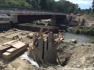 Keith road bridge construction: preparing to cap the abutment