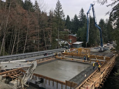 Concrete deck being poured for new Montroyal bridge