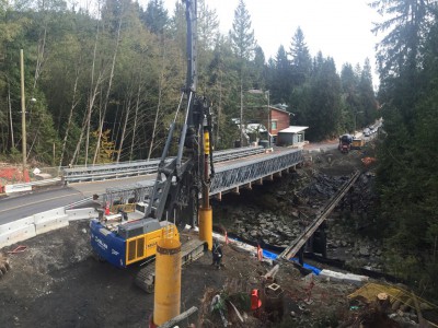 Pile driving for the new Montroyal bridge